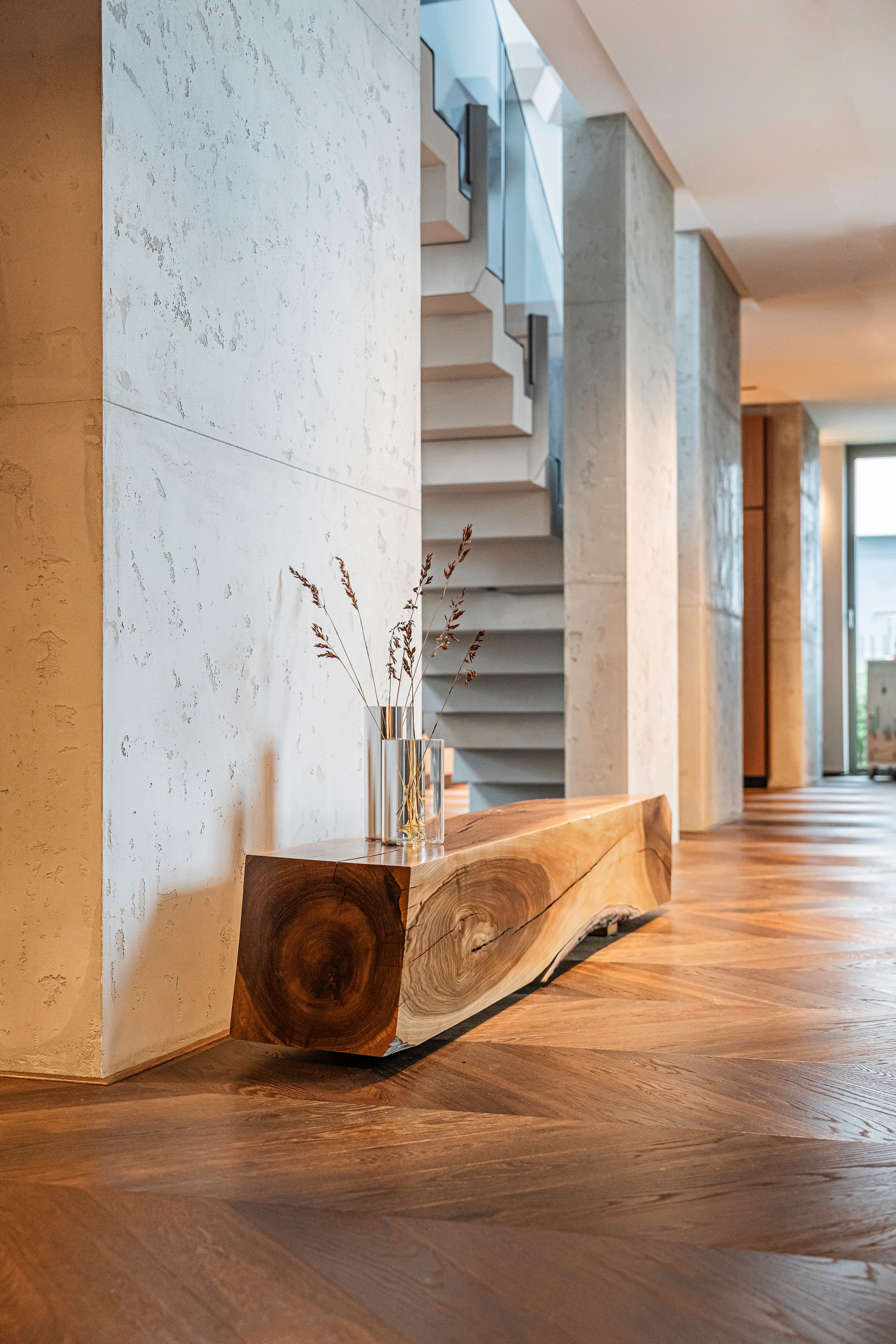 Nussbaum balken solitaer eingang