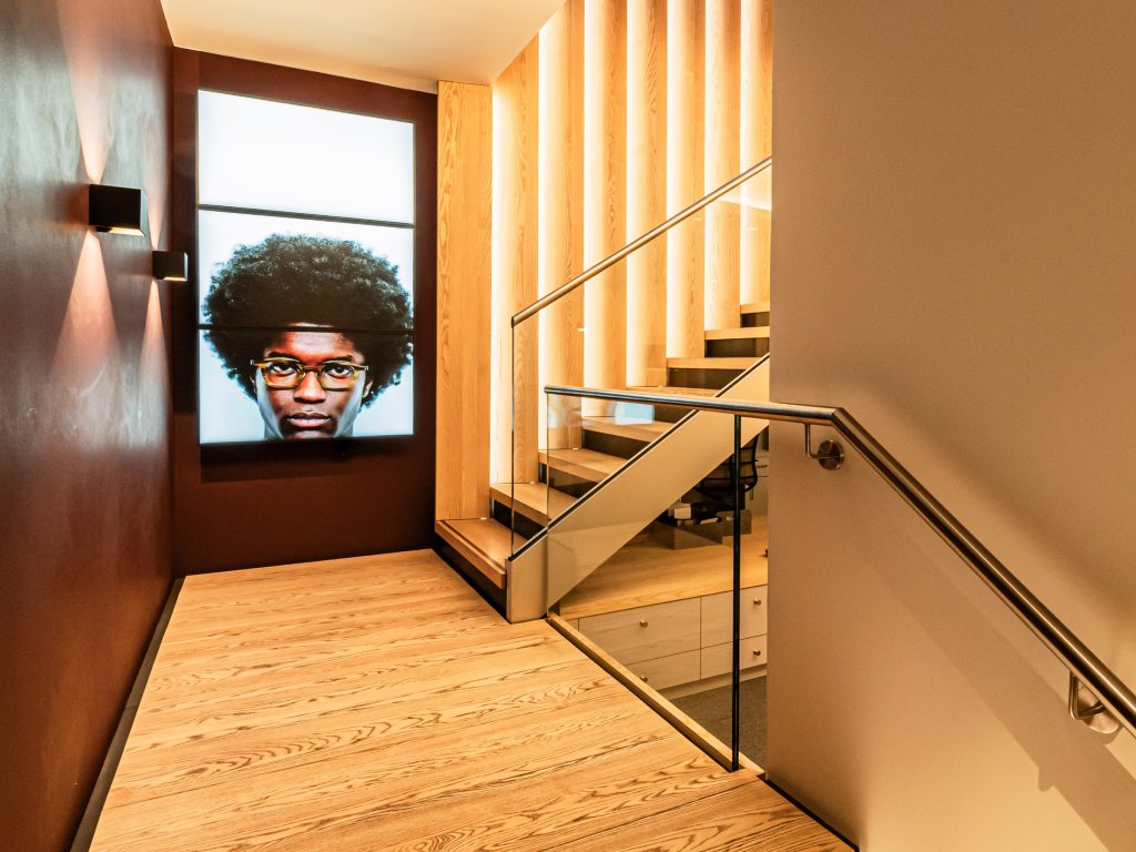 Treppe licht holz stahl